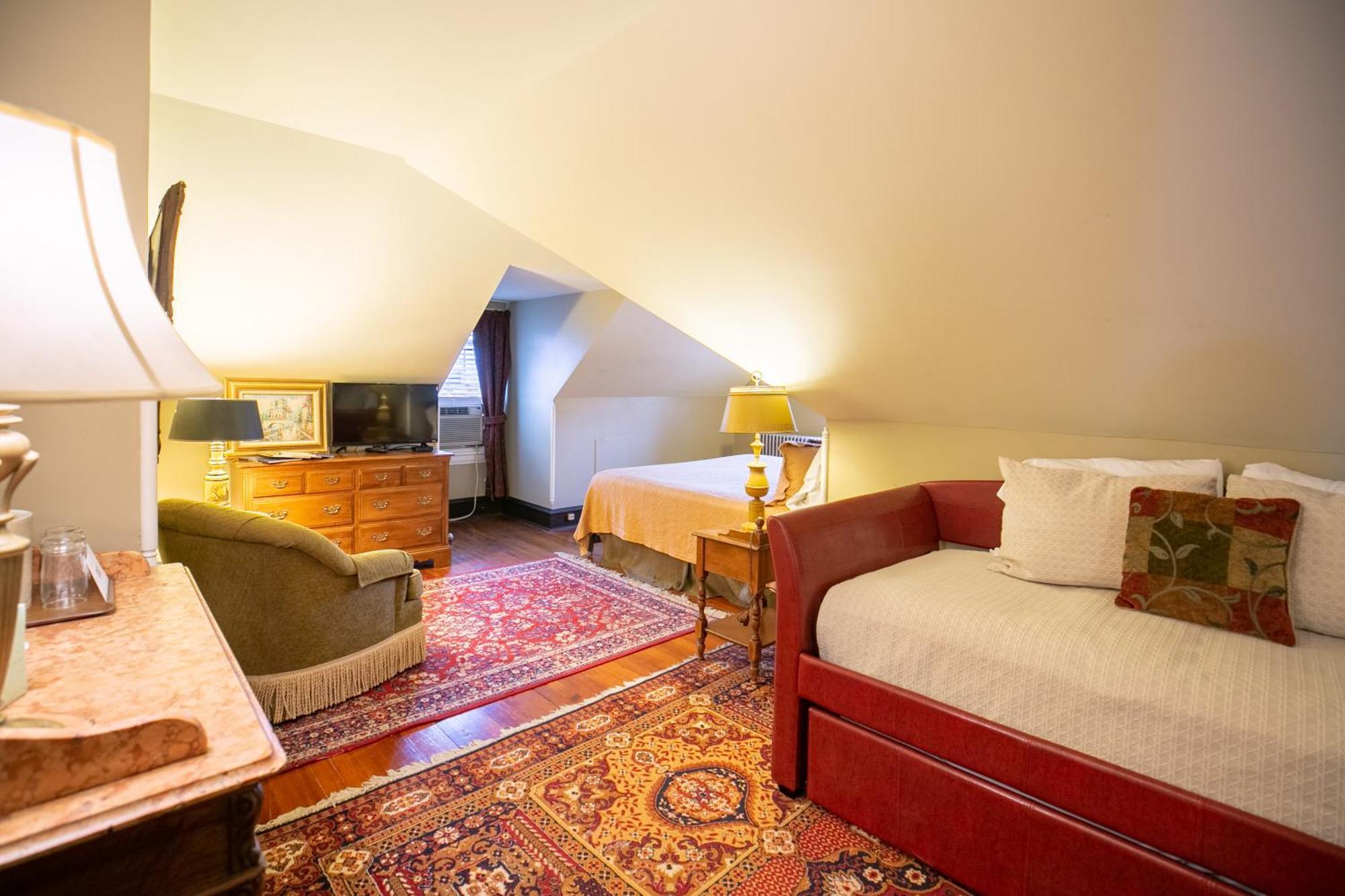 Cameron Estate Inn Mount Joy 외부 사진